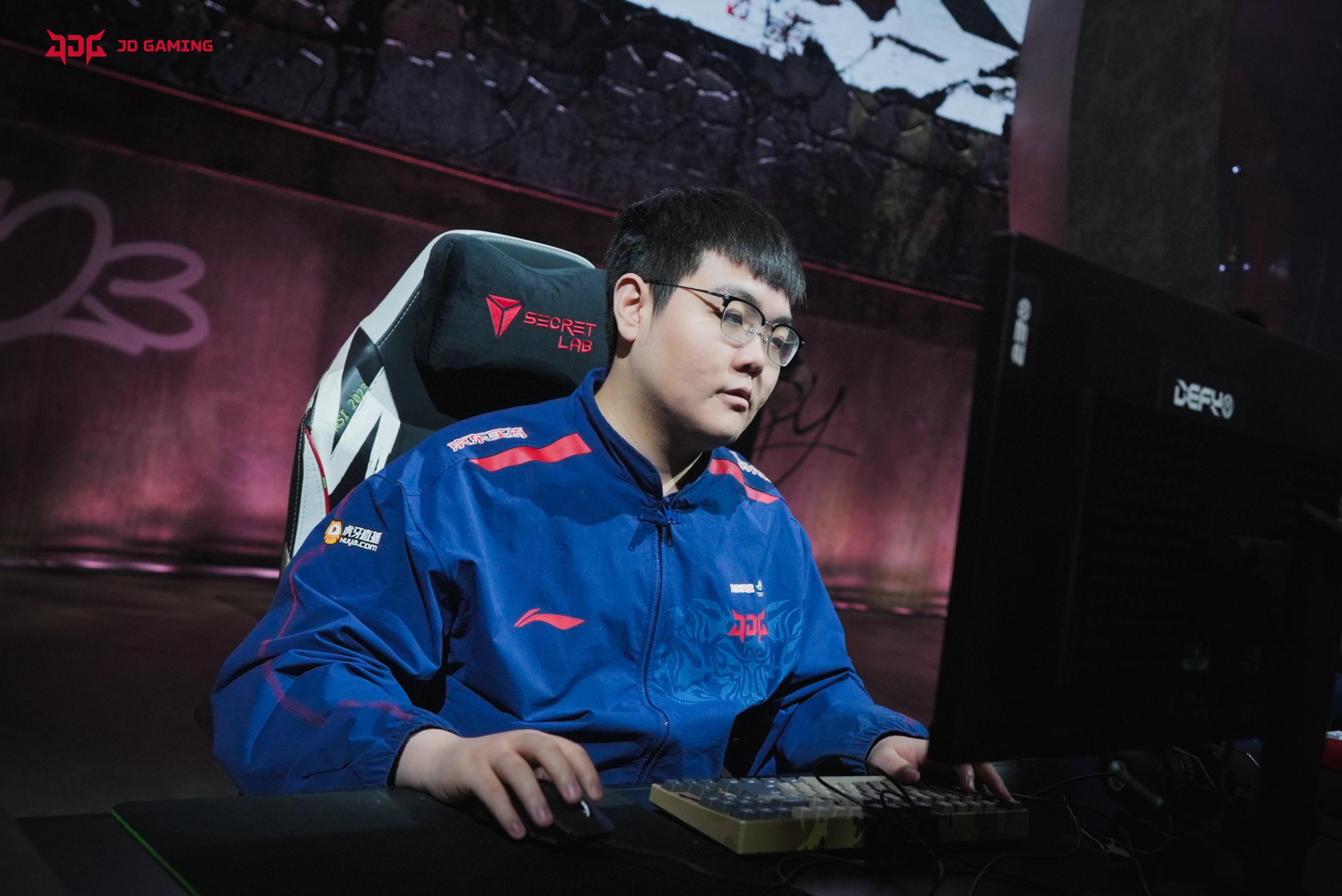 平博最新地址-范弗里特恐赛季报销