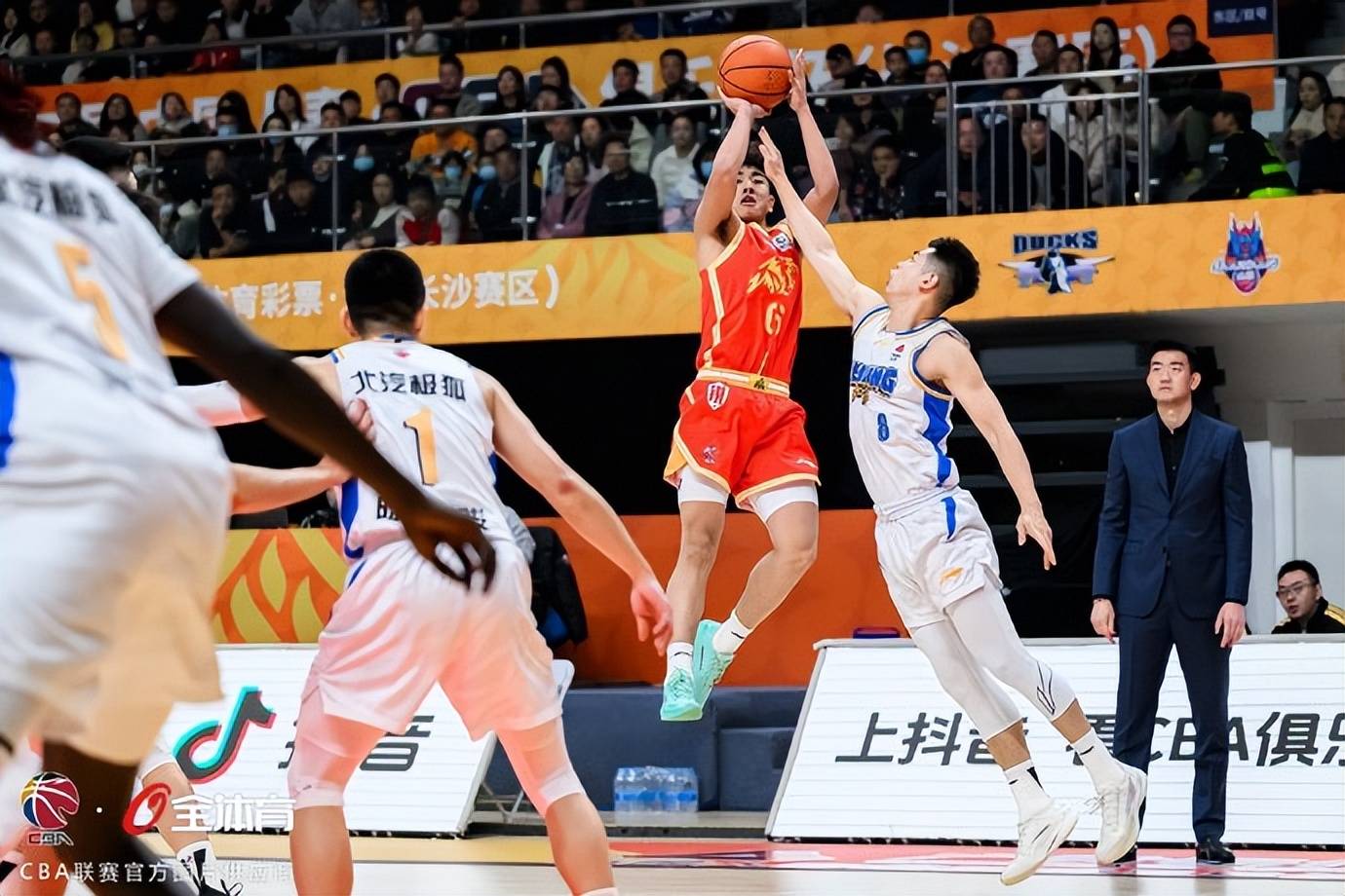 体育投注-cba球队